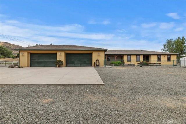 16420 Rocky Glen Road, Lake Mathews, CA 92570