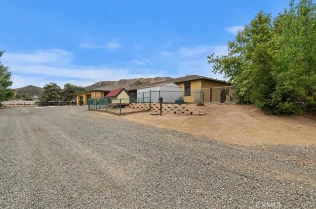 16420 Rocky Glen Road, Lake Mathews, CA 92570