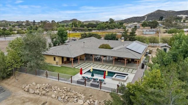 16420 Rocky Glen Road, Lake Mathews, CA 92570