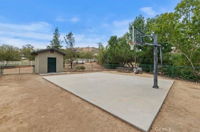 16420 Rocky Glen Road, Lake Mathews, CA 92570
