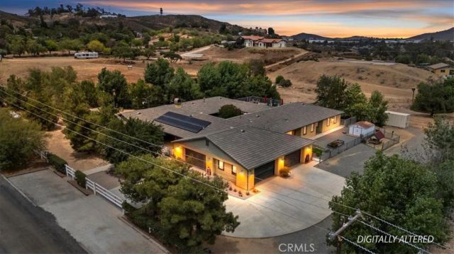16420 Rocky Glen Road, Lake Mathews, CA 92570