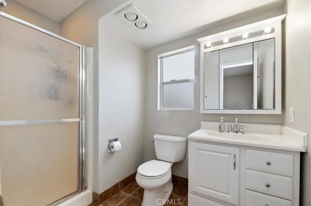 16420 Rocky Glen Road, Lake Mathews, CA 92570