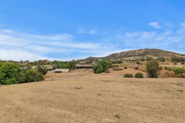 16420 Rocky Glen Road, Lake Mathews, CA 92570