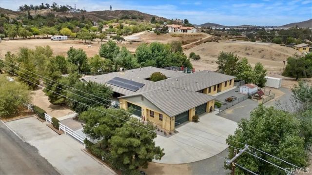 16420 Rocky Glen Road, Lake Mathews, CA 92570