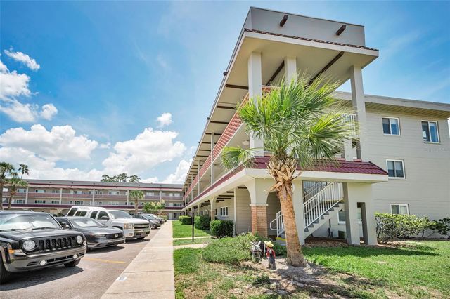 2072 AUSTRALIA WAY W 32, Clearwater, FL 33763