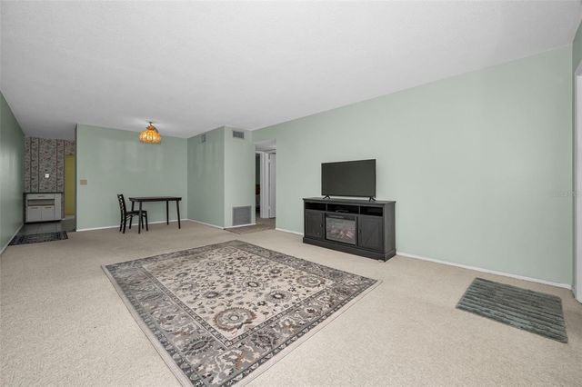 2072 AUSTRALIA WAY W 32, Clearwater, FL 33763