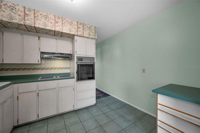 2072 AUSTRALIA WAY W 32, Clearwater, FL 33763