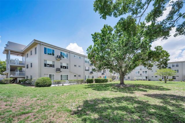 2072 AUSTRALIA WAY W 32, Clearwater, FL 33763