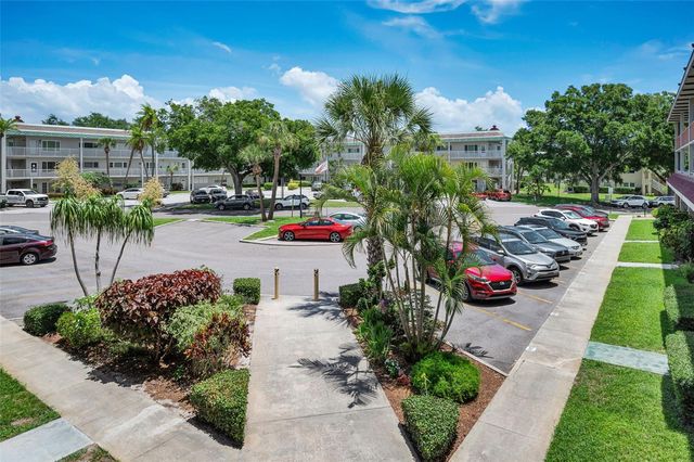 2072 AUSTRALIA WAY W 32, Clearwater, FL 33763