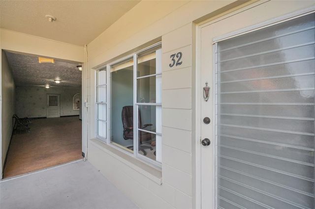 2072 AUSTRALIA WAY W 32, Clearwater, FL 33763