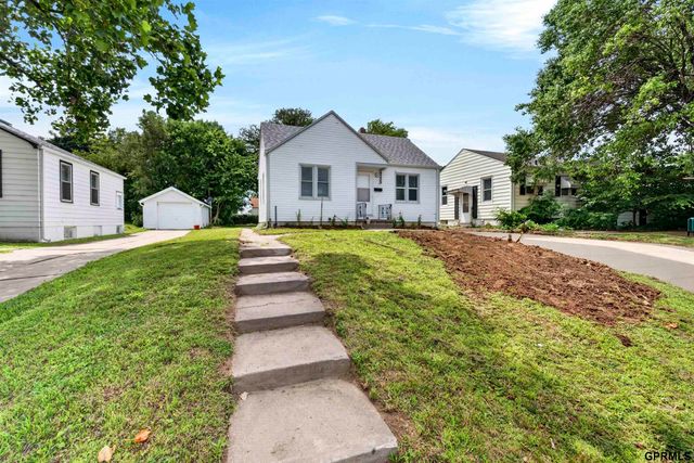 4330 N 31st Street, Omaha, NE 68104