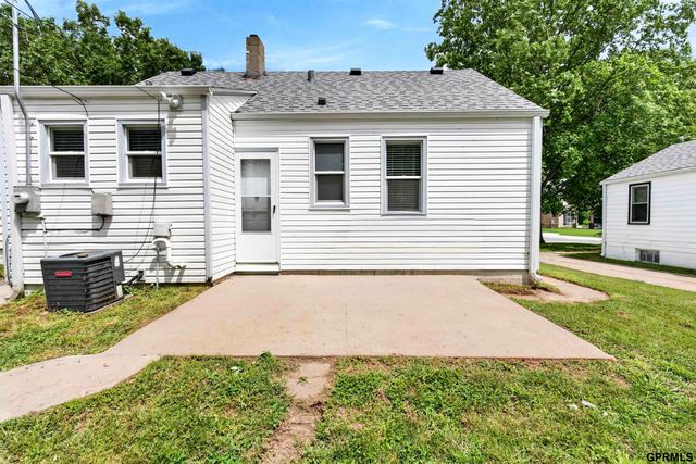 4330 N 31st Street, Omaha, NE 68104