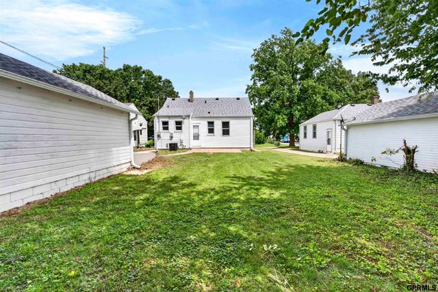 4330 N 31st Street, Omaha, NE 68104