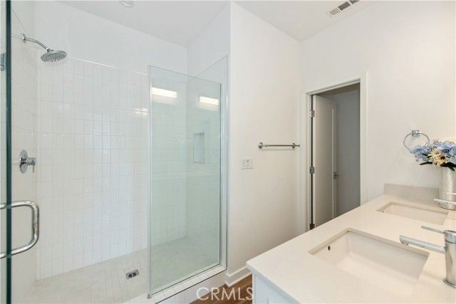 2236 Synergy, Irvine, CA 92614