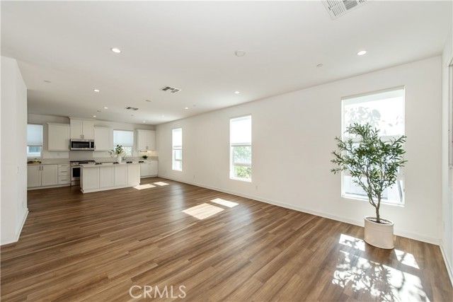 2236 Synergy, Irvine, CA 92614