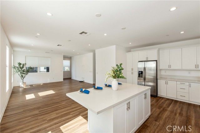 2236 Synergy, Irvine, CA 92614