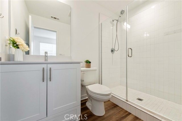 2236 Synergy, Irvine, CA 92614