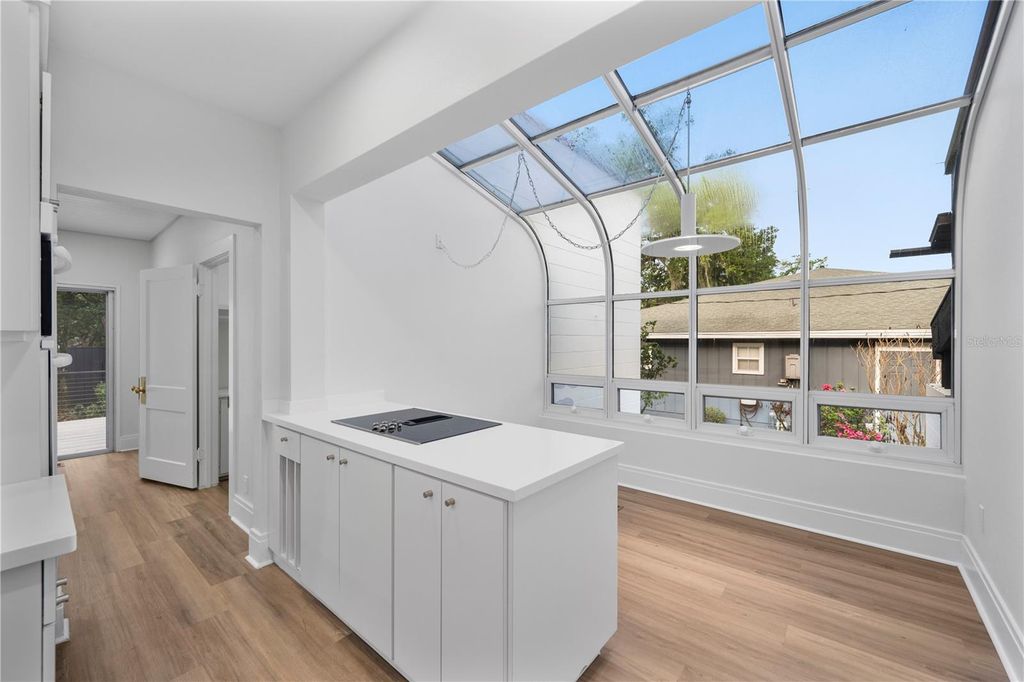 Image 17 of property listing at 210 W PALM DRIVE, Lakeland, FL 33803