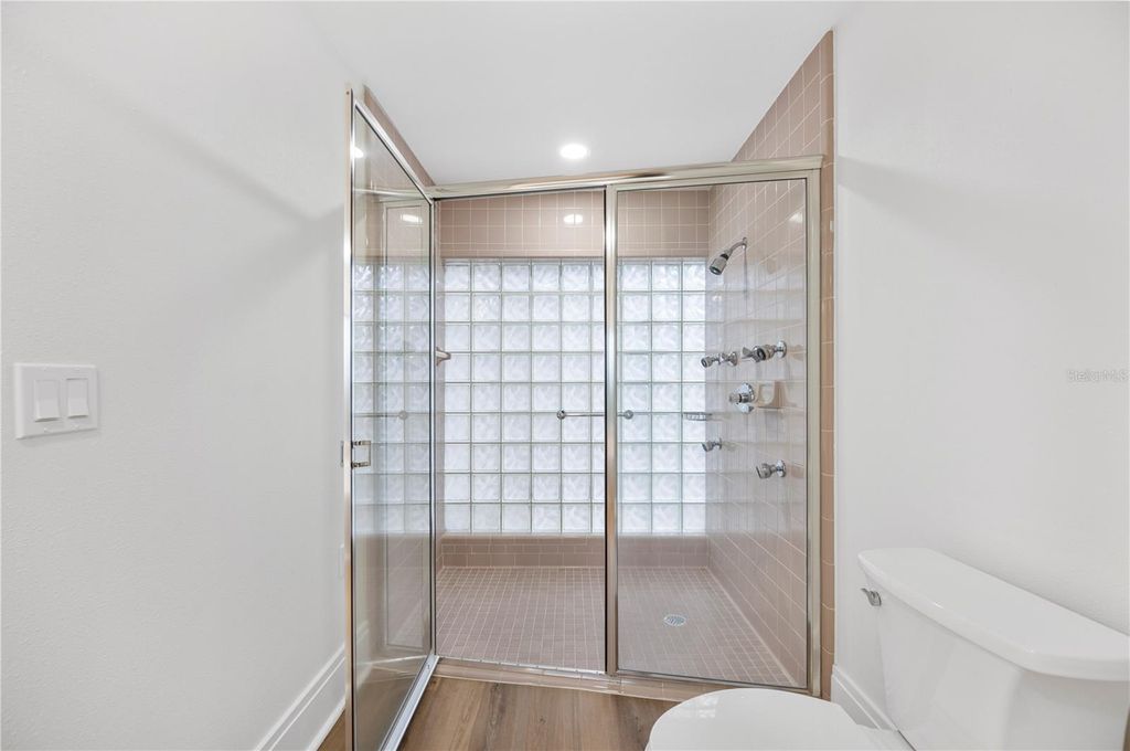 Image 29 of property listing at 210 W PALM DRIVE, Lakeland, FL 33803