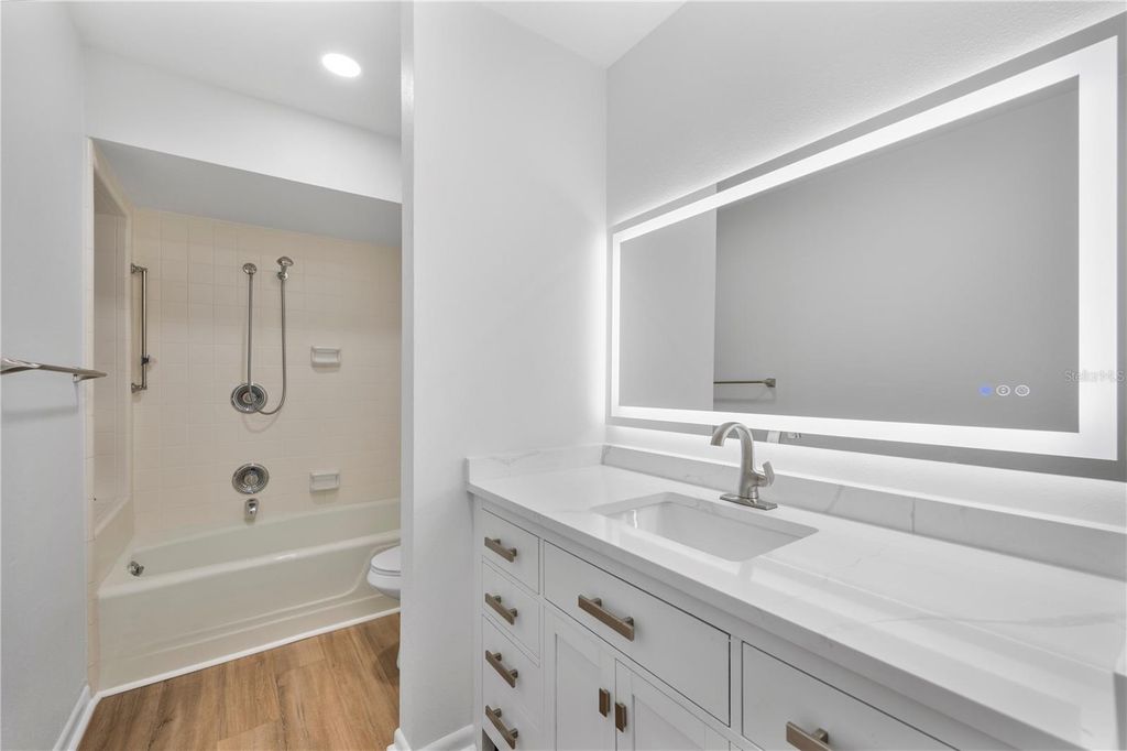 Image 35 of property listing at 210 W PALM DRIVE, Lakeland, FL 33803