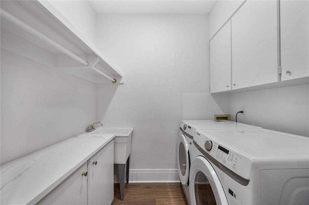 Image 40 of property listing at 210 W PALM DRIVE, Lakeland, FL 33803