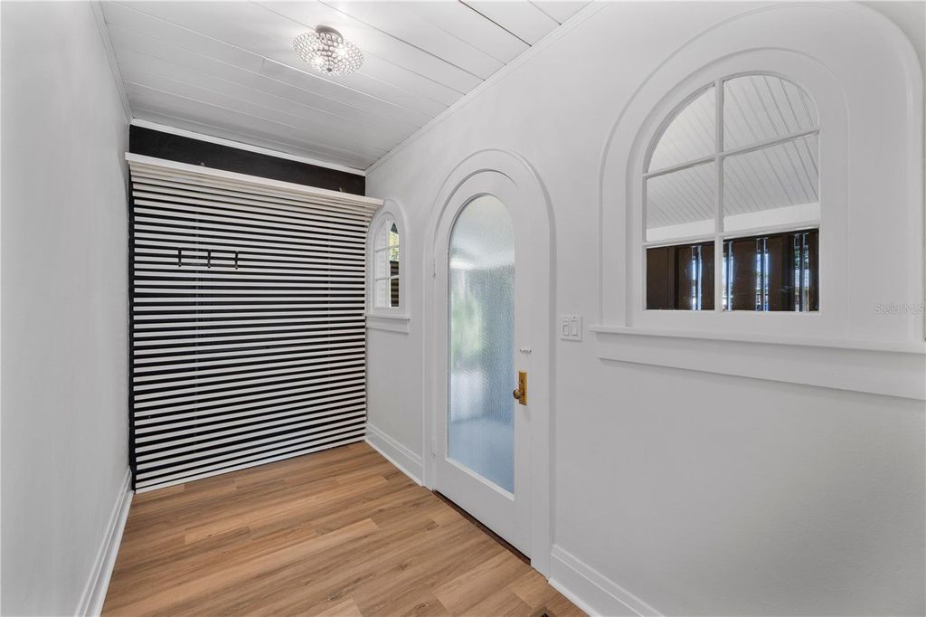 Image 5 of property listing at 210 W PALM DRIVE, Lakeland, FL 33803