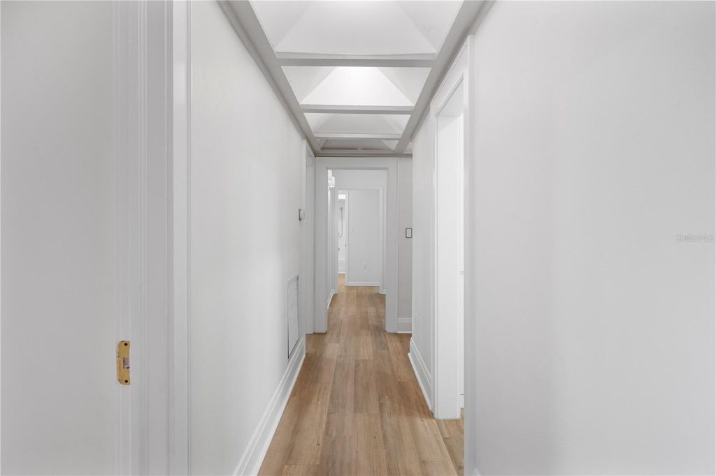 Image 48 of property listing at 210 W PALM DRIVE, Lakeland, FL 33803