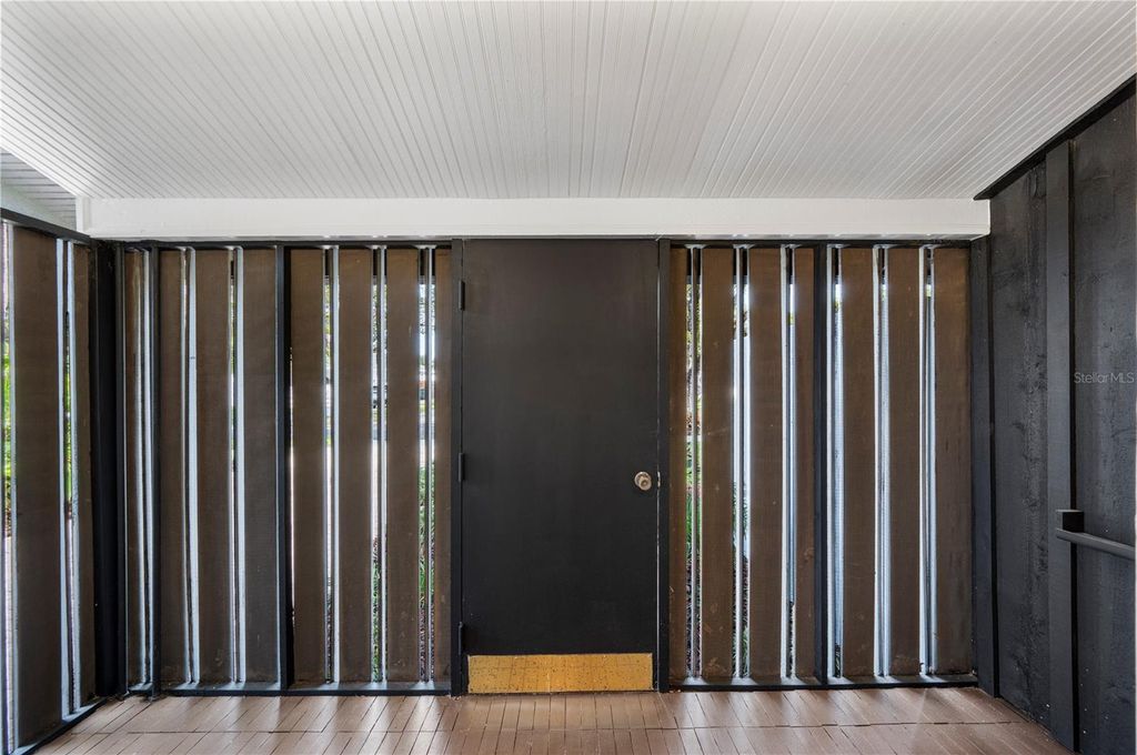 Image 51 of property listing at 210 W PALM DRIVE, Lakeland, FL 33803