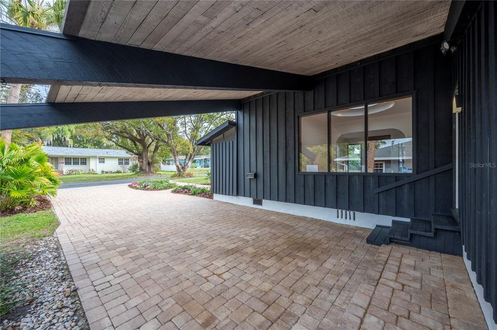 Image 53 of property listing at 210 W PALM DRIVE, Lakeland, FL 33803