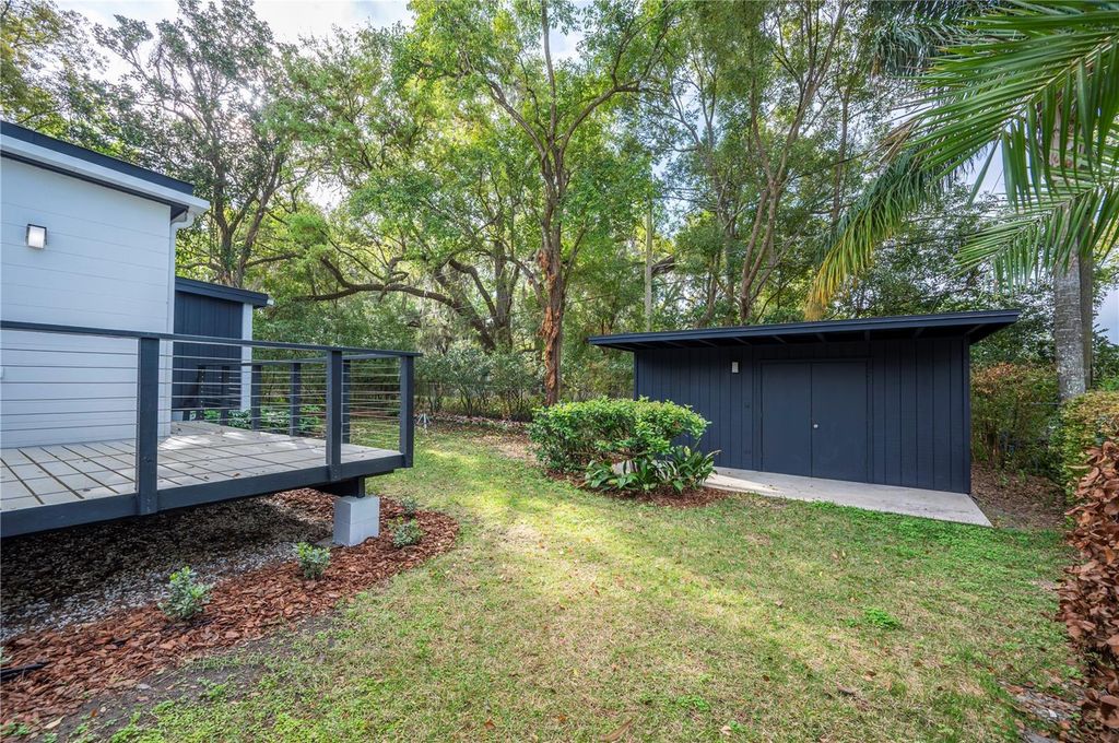 Image 60 of property listing at 210 W PALM DRIVE, Lakeland, FL 33803