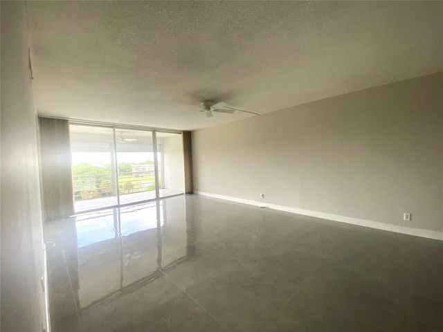2671 S Course Drive 602, Pompano Beach, FL 33069