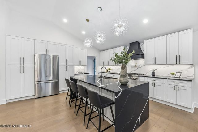 41 Pine Street, Old Bridge, NJ 08857