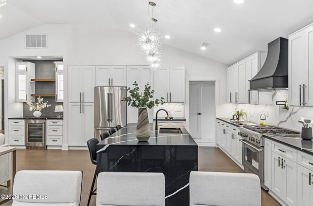 41 Pine Street, Old Bridge, NJ 08857