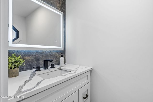41 Pine Street, Old Bridge, NJ 08857