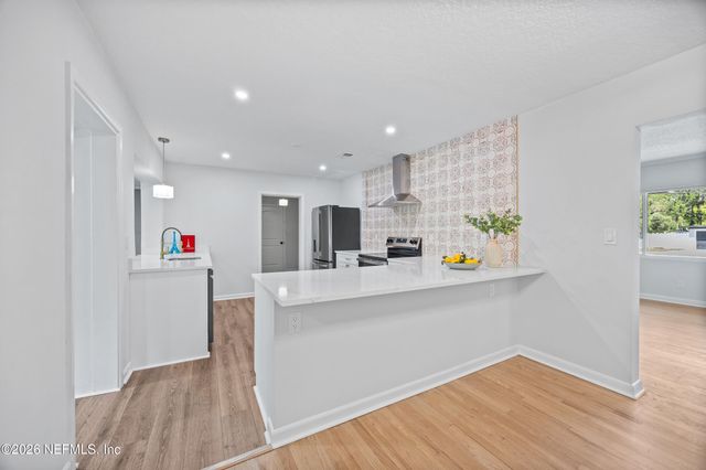 1324 LAMBOLL Avenue, Jacksonville, FL 32205