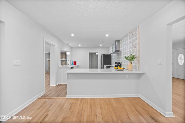 1324 LAMBOLL Avenue, Jacksonville, FL 32205