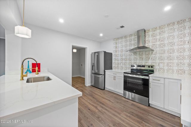 1324 LAMBOLL Avenue, Jacksonville, FL 32205