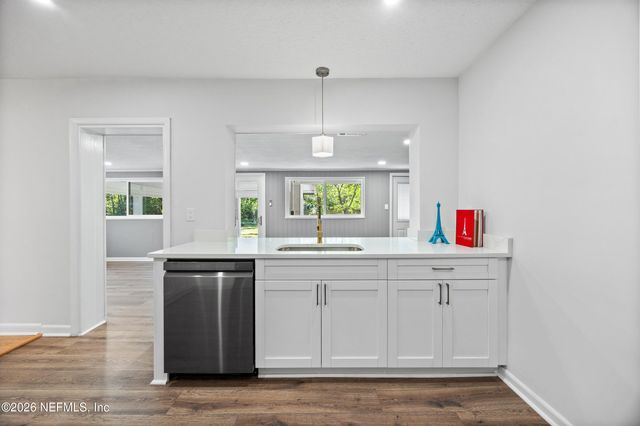 1324 LAMBOLL Avenue, Jacksonville, FL 32205