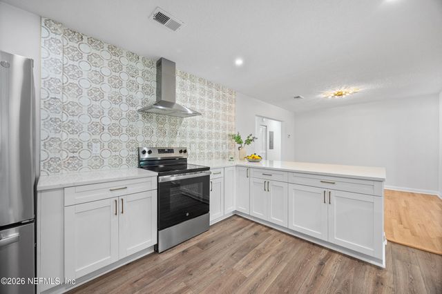 1324 LAMBOLL Avenue, Jacksonville, FL 32205