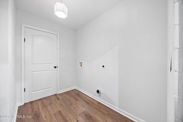 1324 LAMBOLL Avenue, Jacksonville, FL 32205