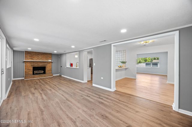 1324 LAMBOLL Avenue, Jacksonville, FL 32205