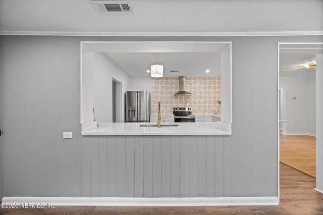 1324 LAMBOLL Avenue, Jacksonville, FL 32205