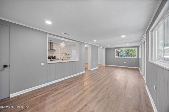 1324 LAMBOLL Avenue, Jacksonville, FL 32205