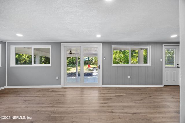 1324 LAMBOLL Avenue, Jacksonville, FL 32205