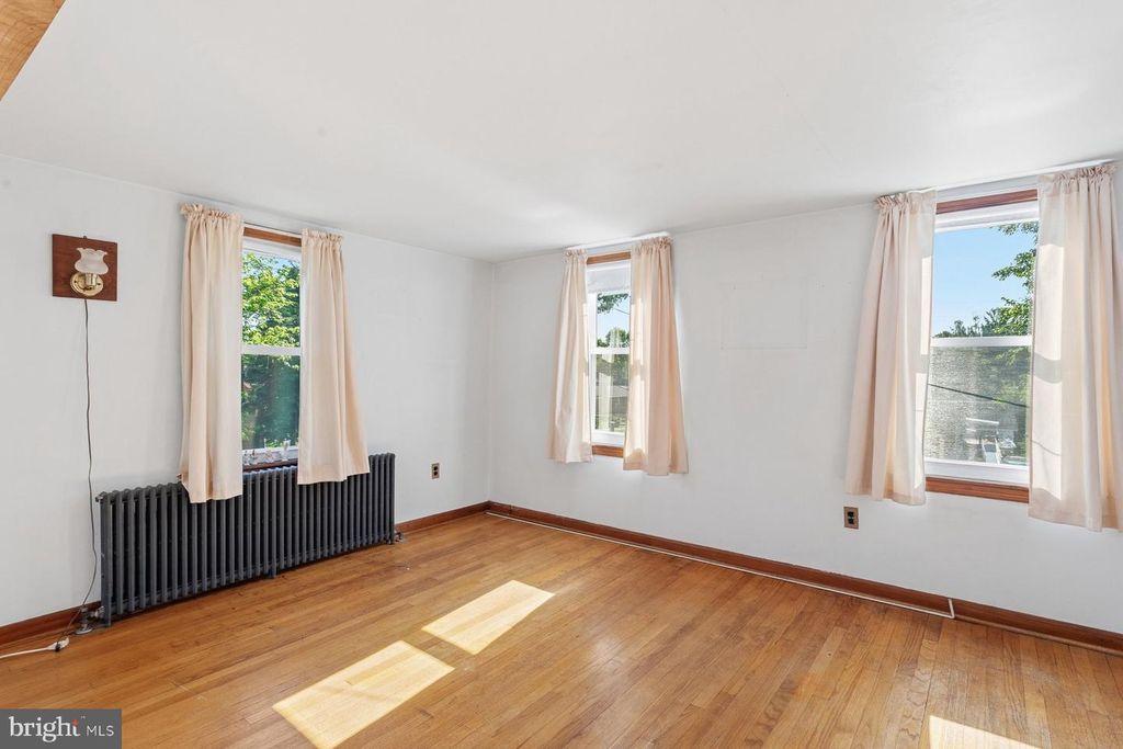 Image 18 of property listing at 2815 RITCHIE RD, District Heights, MD 20747