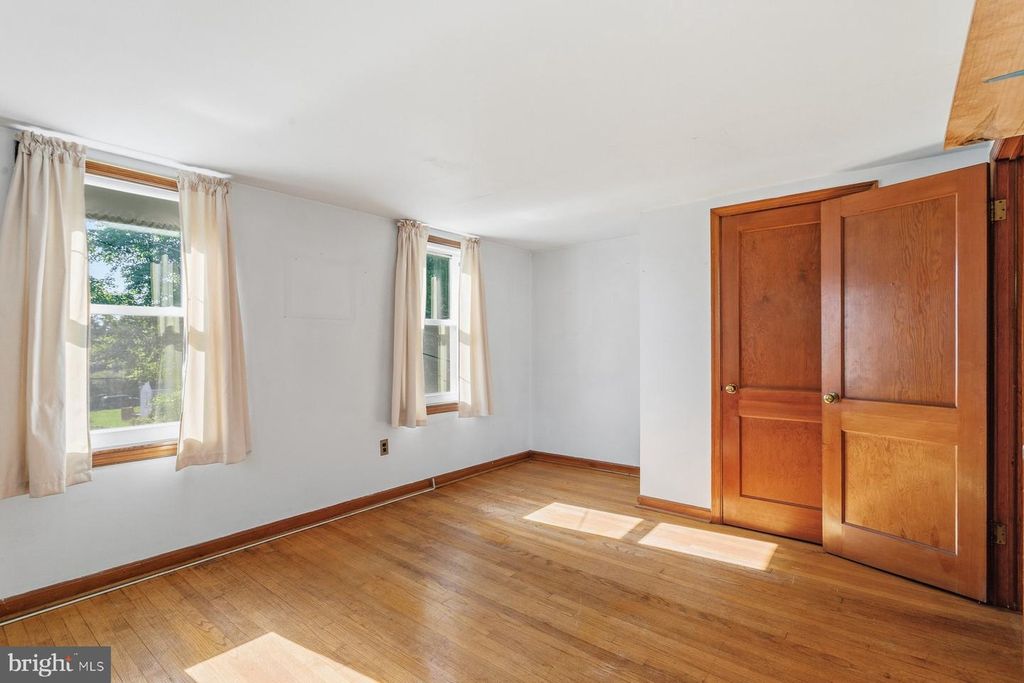 Image 19 of property listing at 2815 RITCHIE RD, District Heights, MD 20747