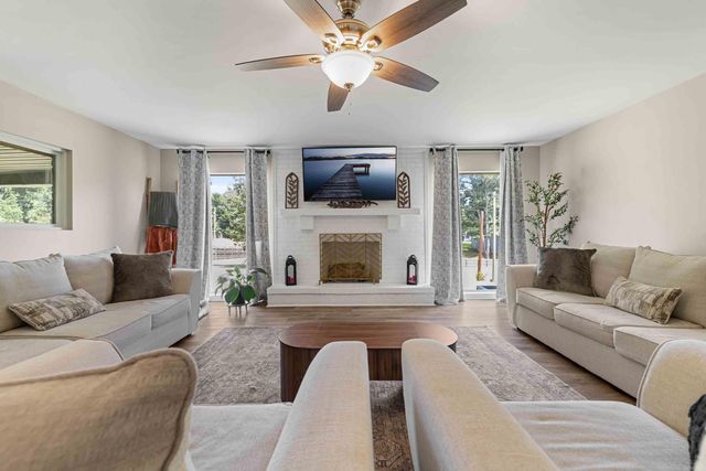 1821 E Lakeview Drive, Benton, AR 72015