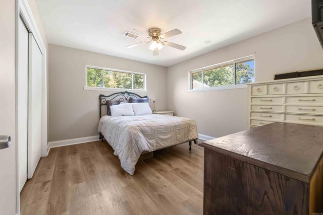 1821 E Lakeview Drive, Benton, AR 72015