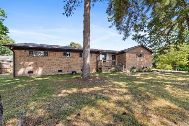 1821 E Lakeview Drive, Benton, AR 72015