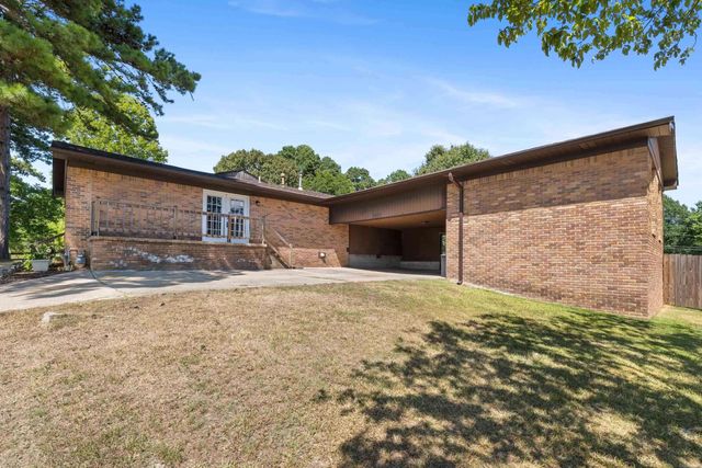 1821 E Lakeview Drive, Benton, AR 72015